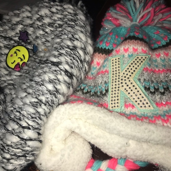 5/25 Two Justice hats NWT letter K and emoji 🙂 - Picture 3 of 8